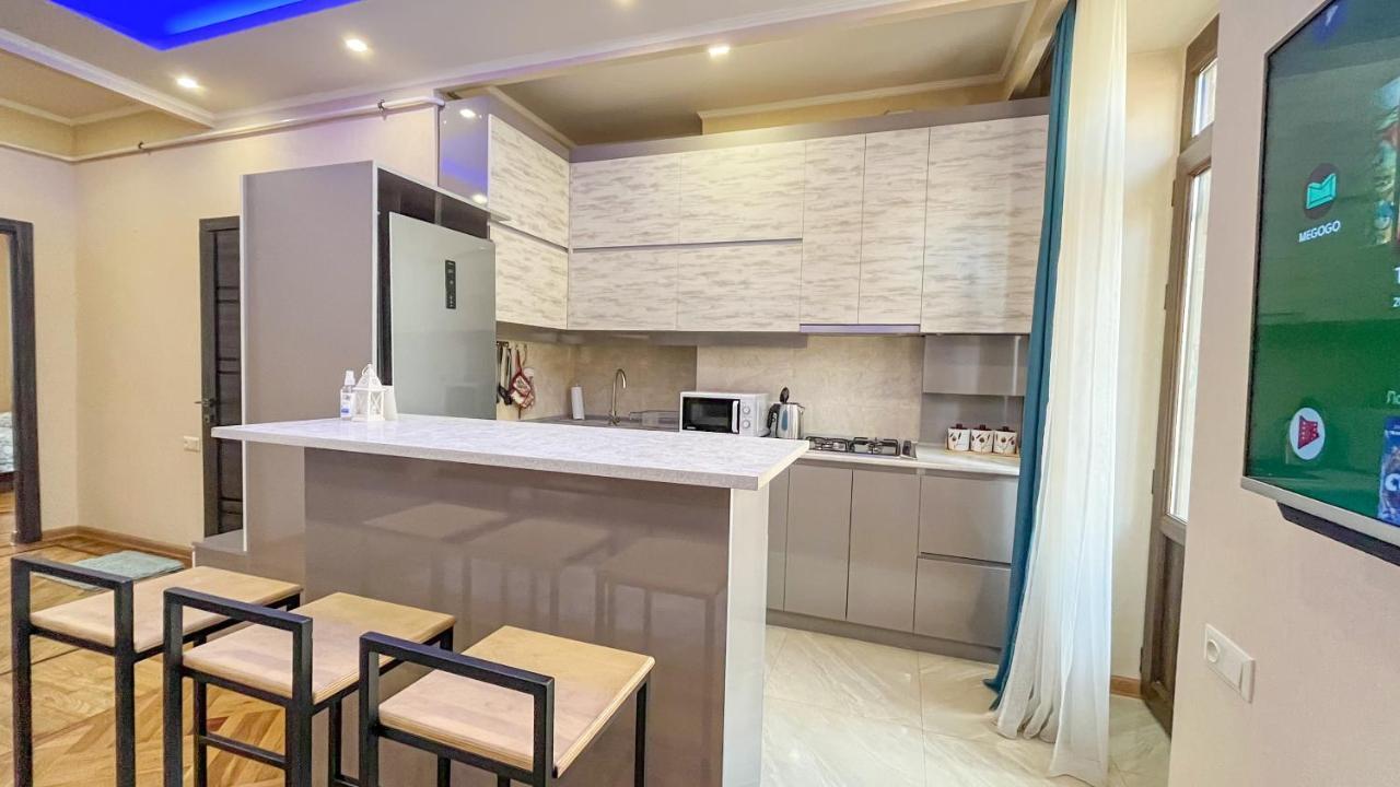 Комфортная И Спокойная Квартира Erevan Esterno foto