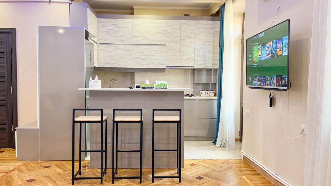 Комфортная И Спокойная Квартира Erevan Esterno foto