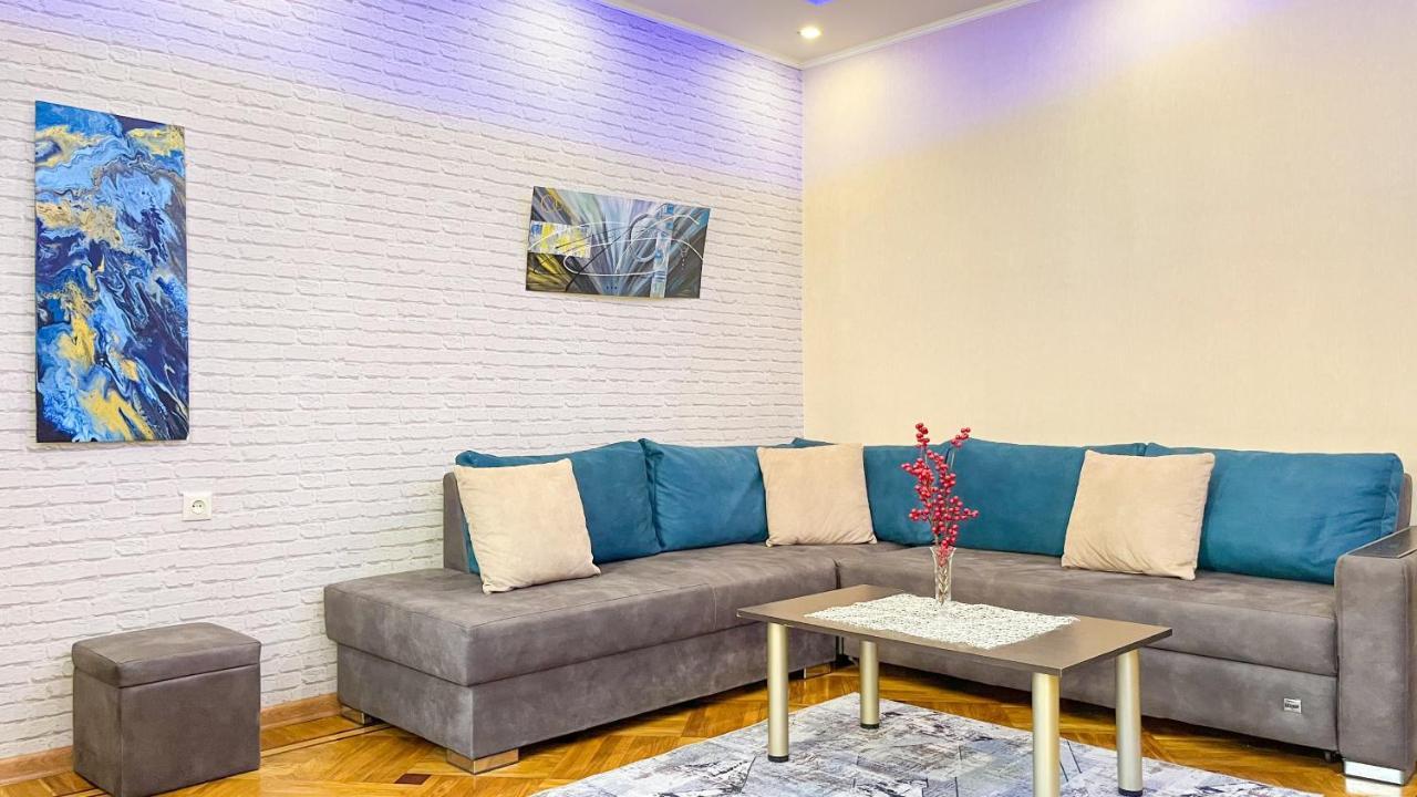 Комфортная И Спокойная Квартира Erevan Esterno foto